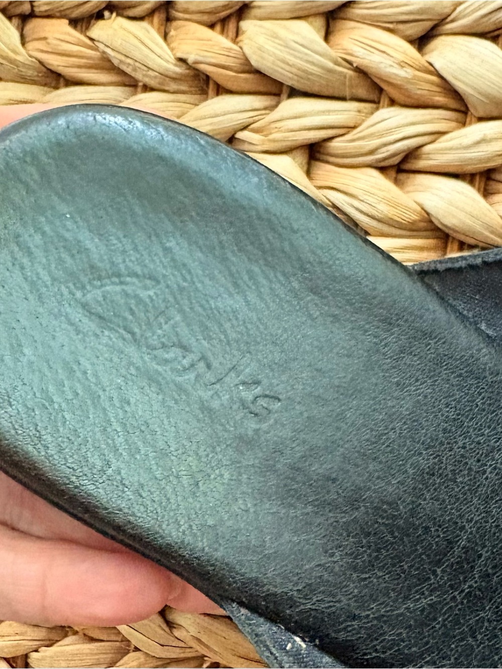 Clarks Artisan Collection Women's Black Leather Sandals 9M EUC Contrast Stitch - Picture 6 of 10